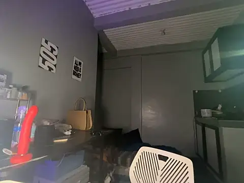 PinayLina18 online show from 04.19.26