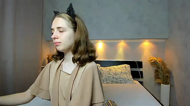 Camilla Kelly online show from 09.10.25