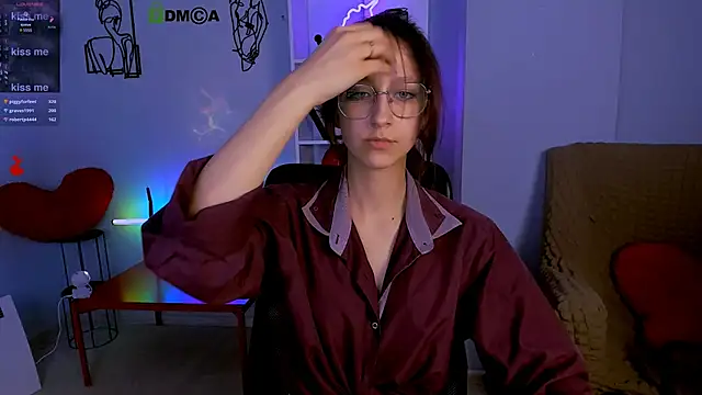 Snapshot of lau_ra_queen chatting on 11.28.25 lau ra queen online show from 11.28.25