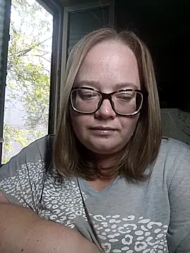 Snapshot of LillyWilly chatting on 10.06.25 LillyWilly online show from 10.06.25