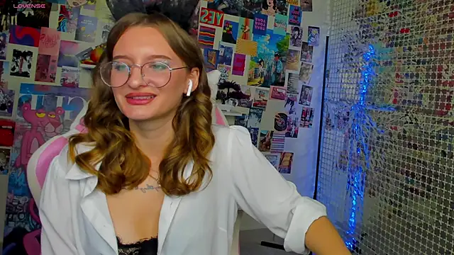 Maryyy May online show from 09.30.25