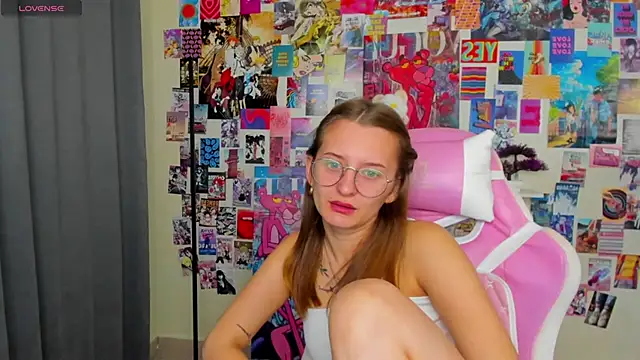 Maryyy May online show from 10.08.25