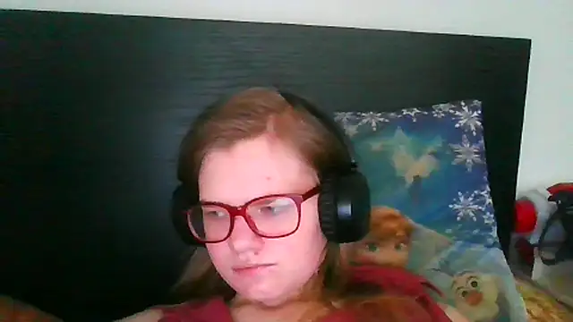 Snapshot of Moonolighta chatting on 11.01.25 Moonolighta online show from 11.01.25