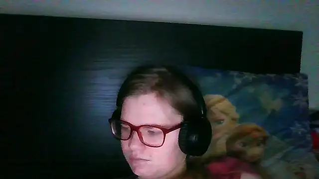 Snapshot of Moonolighta chatting on 11.08.25 Moonolighta online show from 11.08.25