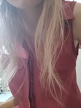 Snapshot of Moonolighta chatting on 11.10.25 Moonolighta online show from 11.10.25