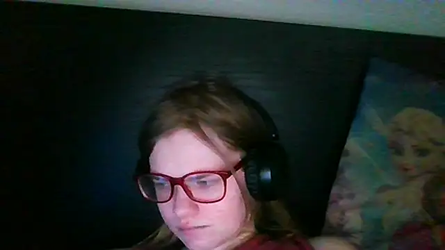 Snapshot of Moonolighta chatting on 12.01.25 Moonolighta online show from 12.01.25