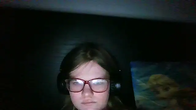 Snapshot of Moonolighta chatting on 12.02.25 Moonolighta online show from 12.02.25