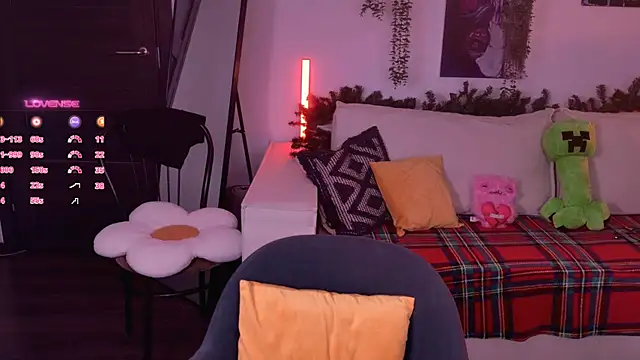 Lollyshy online show from 12.02.25