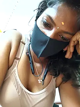 Snapshot of Honey_rosetamil chatting on 04.22.26 Honey rosetamil online show from 04.22.26