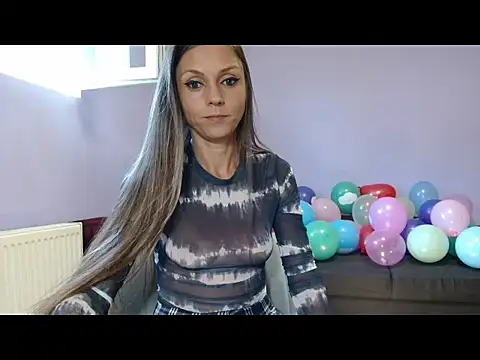 Snapshot of RheaEtthan chatting on 09.19.25 RheaEtthan online show from 09.19.25