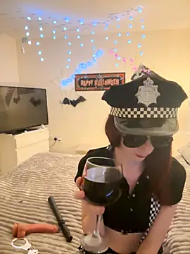 Snapshot of NaughtyLittleLouise chatting on 10.24.25 NaughtyLittleLouise online show from 10.24.25