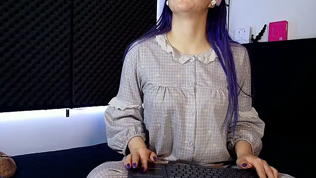 karlamoon23 online show from 02.15.26