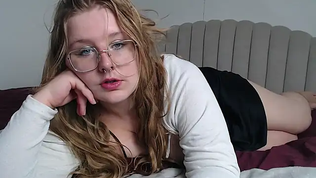 Snapshot of AgnesRoseCams chatting on 09.24.25 AgnesRoseCams online show from 09.24.25