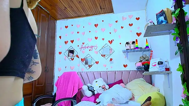 Snapshot of Anny_Hurtado chatting on 11.14.25 Anny Hurtado online show from 11.14.25