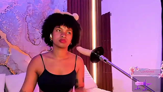 Snapshot of Lolalewis777 chatting on 09.20.25 Lolalewis777 online show from 09.20.25