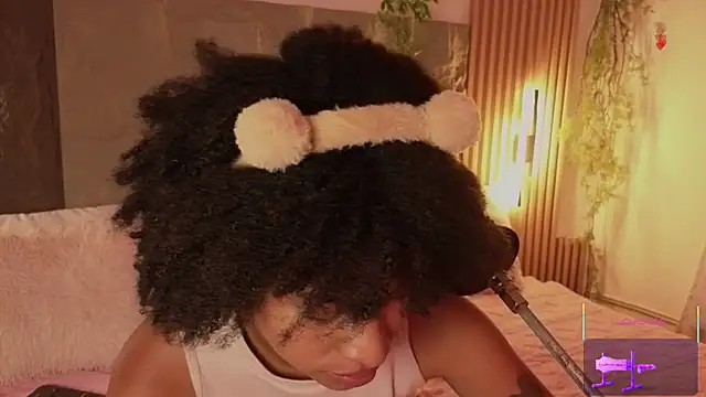 Snapshot of Lolalewis777 chatting on 11.17.25 Lolalewis777 online show from 11.17.25