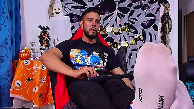 Snapshot of DaveSoldier chatting on 11.02.25 DaveSoldier online show from 11.02.25