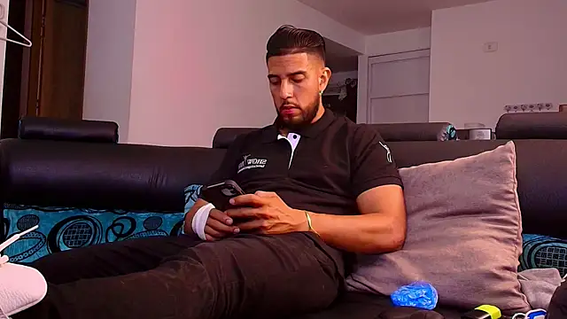 Snapshot of DaveSoldier chatting on 11.30.25 DaveSoldier online show from 11.30.25