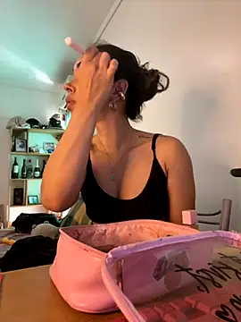 Snapshot of jessens144 chatting on 09.15.25 jessens144 online show from 09.15.25