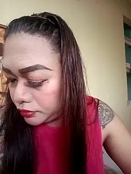 Snapshot of EmmaKantutera chatting on 11.27.25 EmmaKantutera online show from 11.27.25