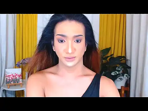 Snapshot of EmmaKantutera chatting on 11.30.25 EmmaKantutera online show from 11.30.25