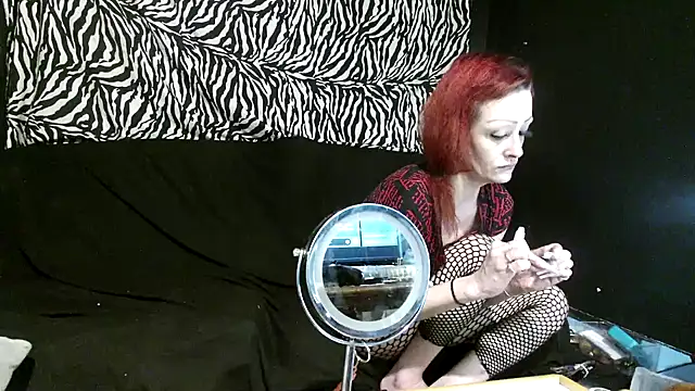 Splash Queen420 online show from 11.19.25