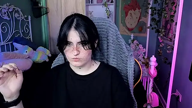 Snapshot of Dark_Shine chatting on 09.15.25 Dark Shine online show from 09.15.25