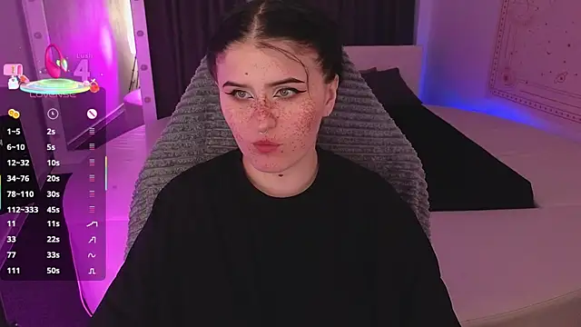 Snapshot of Dark_Shine chatting on 09.30.25 Dark Shine online show from 09.30.25