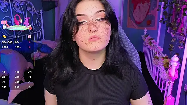 Snapshot of Dark_Shine chatting on 10.07.25 Dark Shine online show from 10.07.25