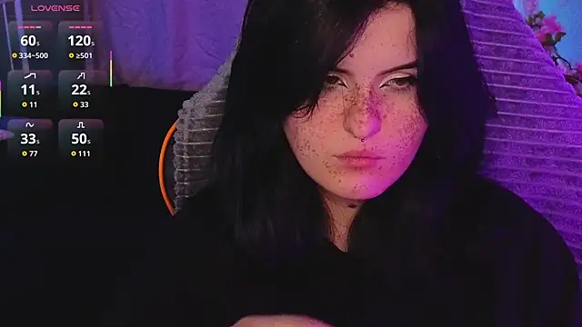 Snapshot of Dark_Shine chatting on 11.03.25 Dark Shine online show from 11.03.25