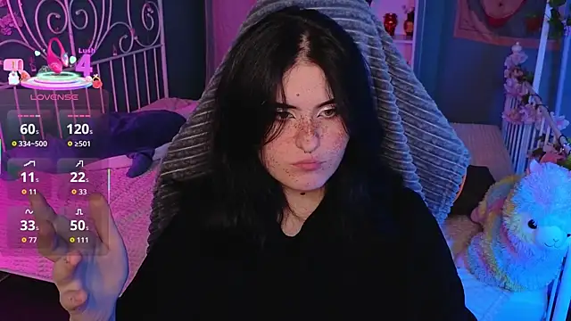 Snapshot of Dark_Shine chatting on 11.22.25 Dark Shine online show from 11.22.25