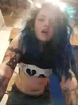 Snapshot of Wen_Vexxx chatting on 10.01.25 Wen Vexxx online show from 10.01.25