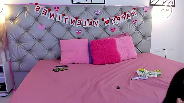 Naughty Couple83 online show from 02.28.26