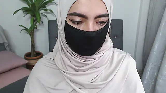 Snapshot of jade_nassar chatting on 10.12.25 jade nassar online show from 10.12.25