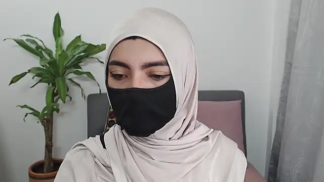 Snapshot of jade_nassar chatting on 10.26.25 jade nassar online show from 10.26.25