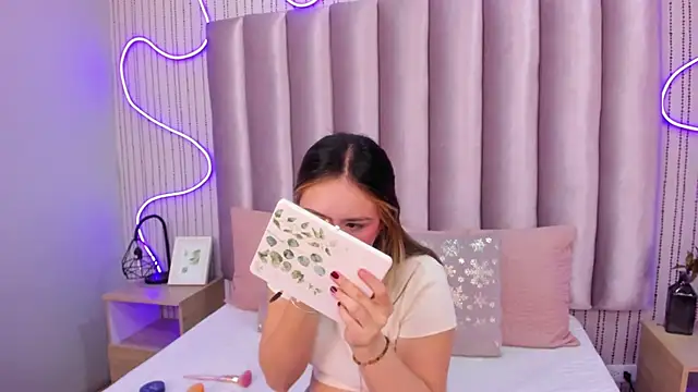 SamanthaPeachss online show from 11.08.25