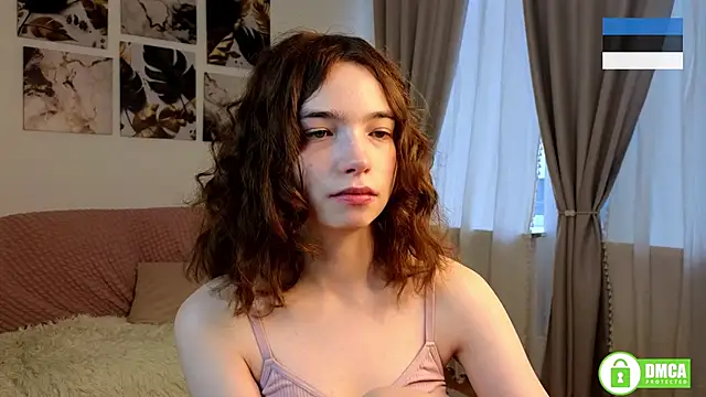 Snapshot of Evi_Brook chatting on 11.03.25 Evi Brook online show from 11.03.25