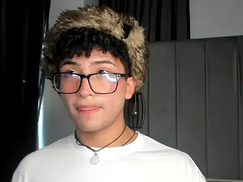 Snapshot of Valentin0_3 chatting on 10.26.25 Valentin0 3 online show from 10.26.25