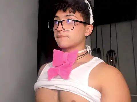 Snapshot of Valentin0_3 chatting on 10.31.25 Valentin0 3 online show from 10.31.25