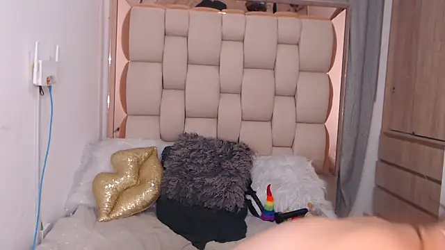 Snapshot of emarosse1 chatting on 11.30.25 emarosse1 online show from 11.30.25