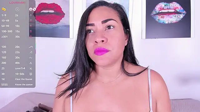 Snapshot of Monika-Ruiz chatting on 11.15.25 Monika-Ruiz online show from 11.15.25