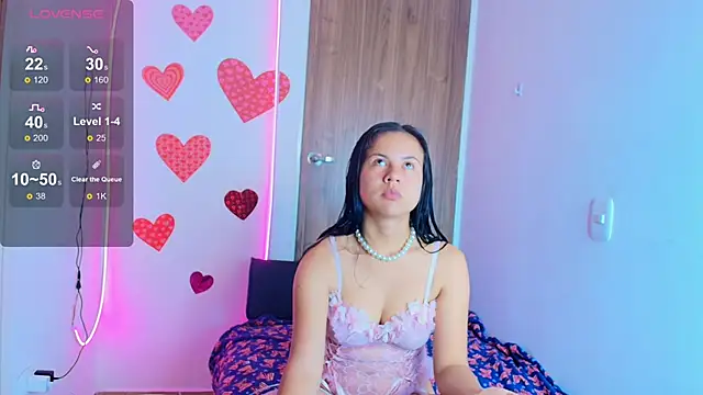 Snapshot of mady_gh chatting on 11.13.25 mady gh online show from 11.13.25