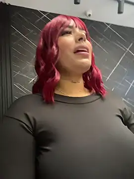 Snapshot of MaddyGray_ chatting on 12.01.25 MaddyGray online show from 12.01.25