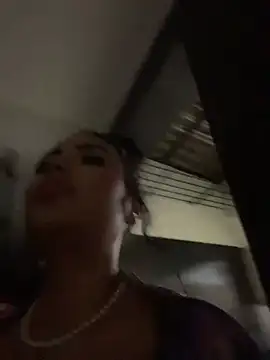 Snapshot of MaddyGray_ chatting on 12.04.25 MaddyGray online show from 12.04.25