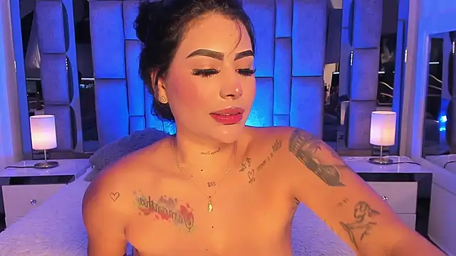 Snapshot of MaddyGray_ chatting on 12.13.25 MaddyGray online show from 12.13.25