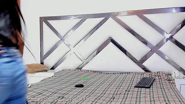 LadyandMaverick online show from 12.18.25