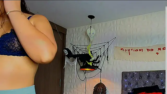 Snapshot of karol_dl chatting on 10.23.25 karol dl online show from 10.23.25