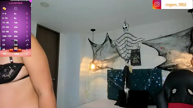 Snapshot of karol_dl chatting on 10.30.25 karol dl online show from 10.30.25