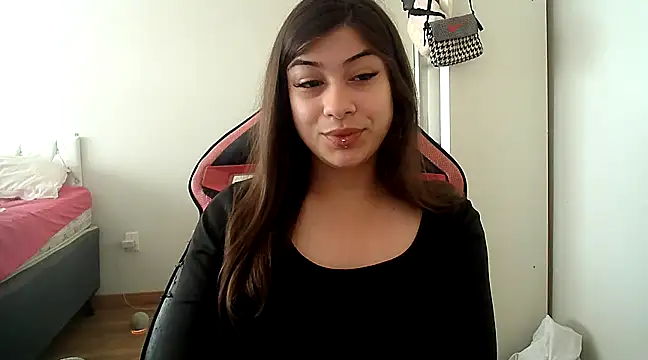 Becca B online show from 10.31.25