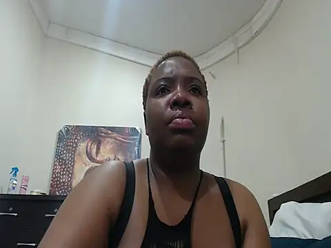 Snapshot of VoluptuousXX5 chatting on 09.14.25 VoluptuousXX5 online show from 09.14.25